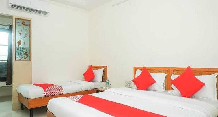 Hotel Kalasai Shirdi Esterno foto